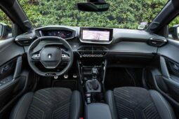 
										Peugeot 208 full									